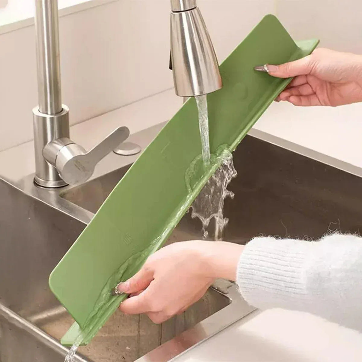 Water Splash Blocking Barrier for Kitchen Sink